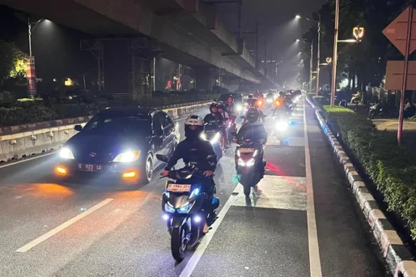 Wahana Honda Ajak 40 Anggota Komunitas V160 dan PRCI Seru-seruan Nocturnity Riding